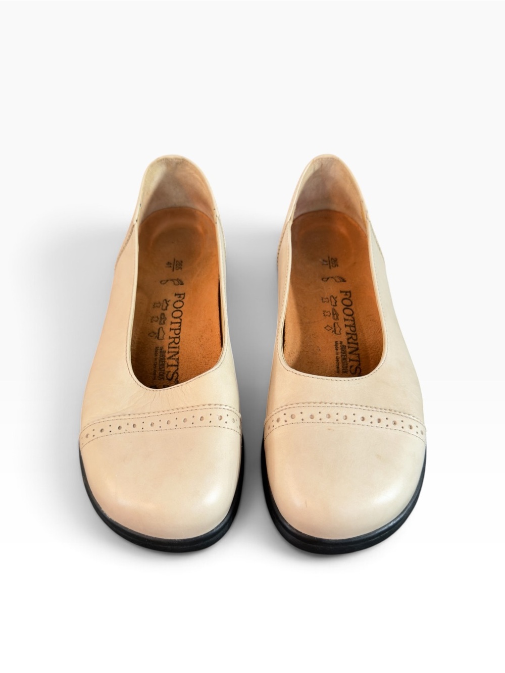 Birkenstock Cream Leather Round-Toe Flats W41 (10) like new🔥